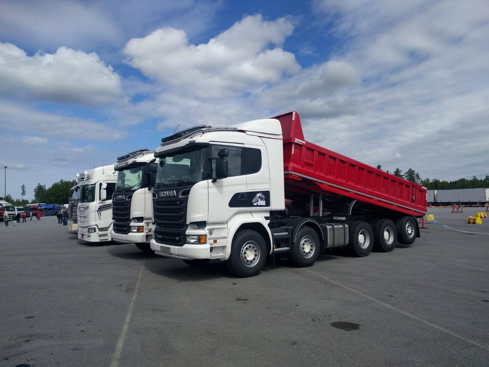 Pedersöre Truckmeet -tapahtuma. 
Scania R520 maansiirtoauto ja Scania..